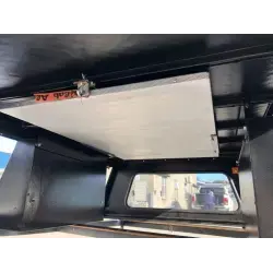 Supports de table de bivouac sous toit de hard-top rigide Alu-Cab